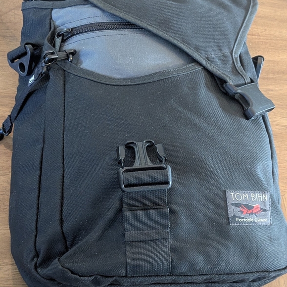 TOM BIHN Ristretto (Rare/Retired) Great EDC bag! [USA MADE] Perfect for MacBook - Picture 3 of 5
